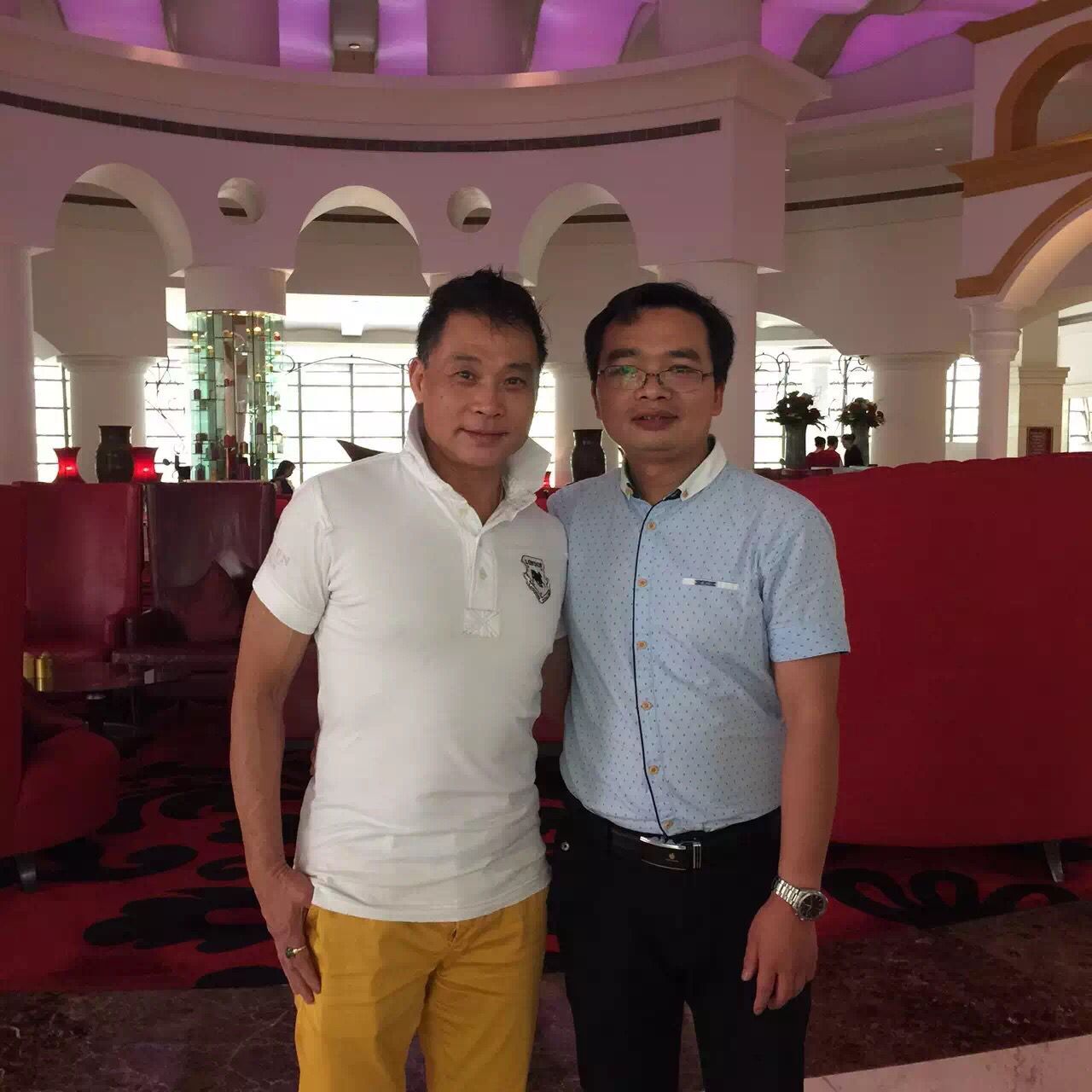 膜西密语2016年4月签约李彩桦,邀天斯秀尔胡总去助阵 膜西密语2016年4月签约李彩桦,邀天斯秀尔胡总去助阵